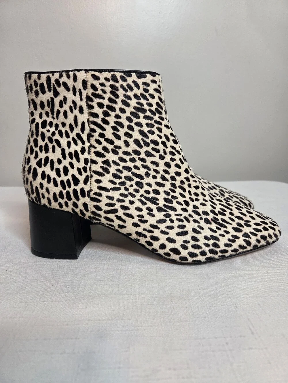 Clarks Sheer Flora 2 Leopard Print Calf Hair Ankle Boots Leather Size 9